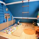 Детска стая с висяща стълба