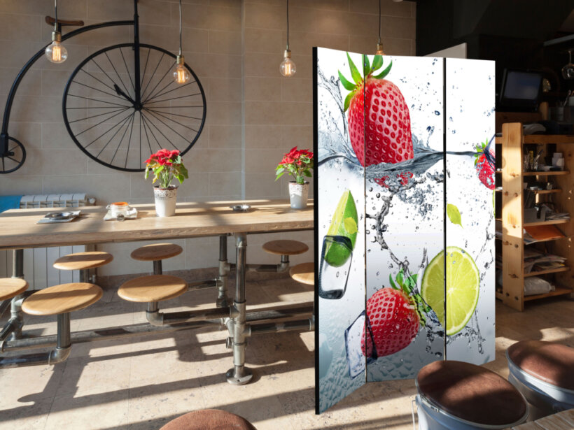Трикрилен параван Fruit Cocktail - в хола