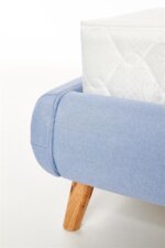 Модерно тапицирано легло - отблизо