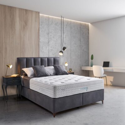 Тапицирано легло в сив цвят с табла интериор