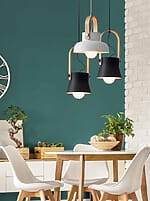 Метален пендел с дървено рамо - интериорна снимка