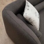 Триместен диван с подлакътници и дамаска от букле детайли, дамаска