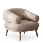 Кресло с подлакътници и дамаска в бежово