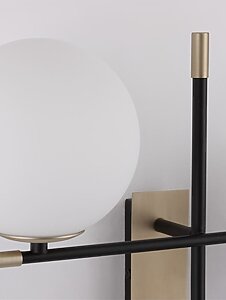 Аплик с 2 бели топки на различни нива детайли