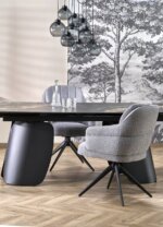 Разтегателна трапезна маса в цвят черен мрамор Фери - интериор