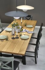 Разтегателна трапезна маса с плот с дъбови ламели Стан   интериорна