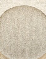 Трапезен стол в бежов цвят с атрактивна визия дамаска