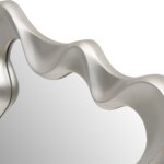 Стенно огледало с нестандартна форма   детайл