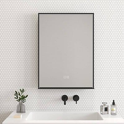LED огледало с черна метална рамка и долен рафт