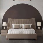 Луксозно тапицирано легло с висока табла-интериор