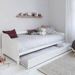 Разтегателен диван-легло с допълнително място за сън-интериор