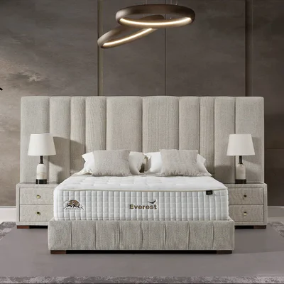 Луксозно тапицирано легло с голяма табла