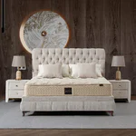 Тапицирано легло с ракла в бежов цвят